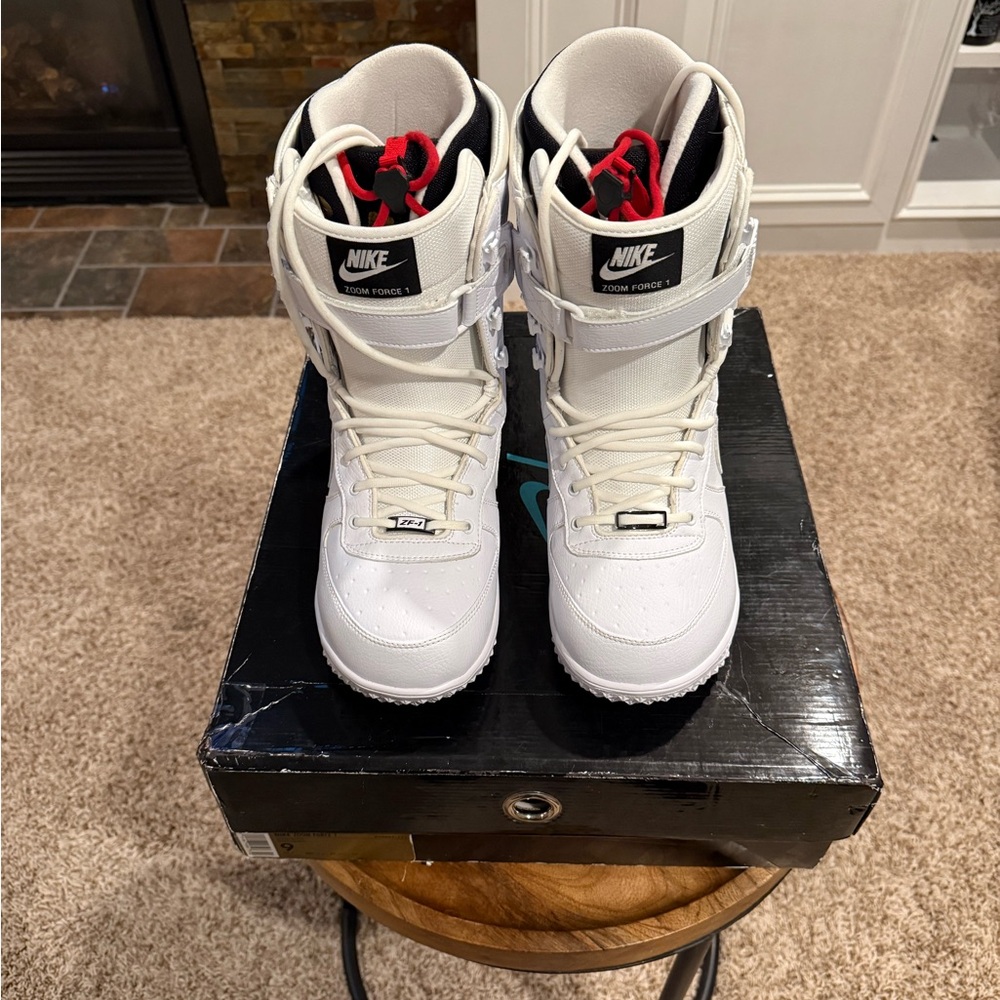 Nike Air Force One Snowboard Boots - Picture 2 of 7